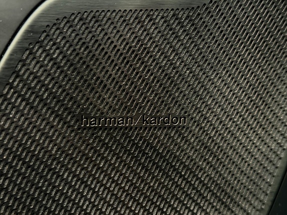 Volvo XC60 13 of 30