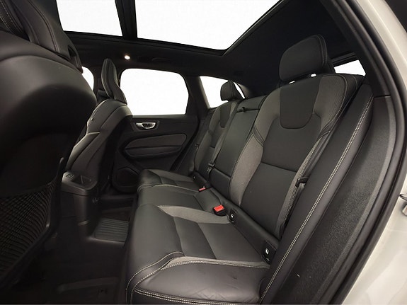 Volvo XC60 23 of 30