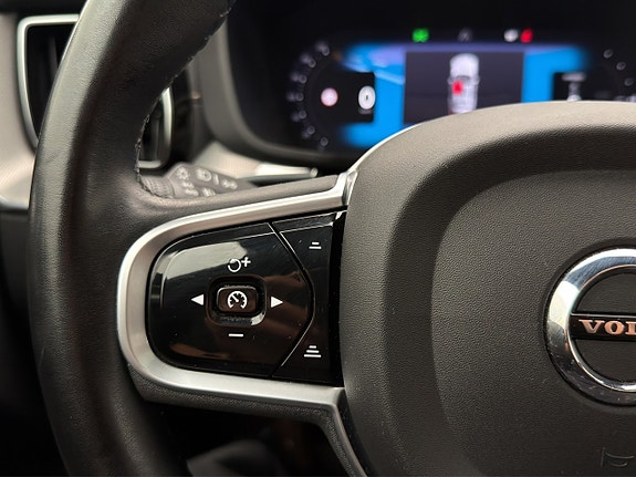Volvo XC60 25 of 30