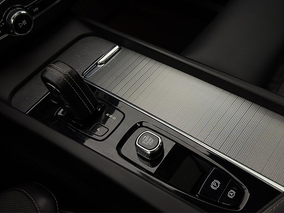 Volvo XC60 20 of 30