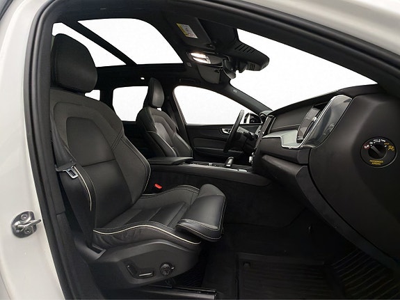Volvo XC60 21 of 30