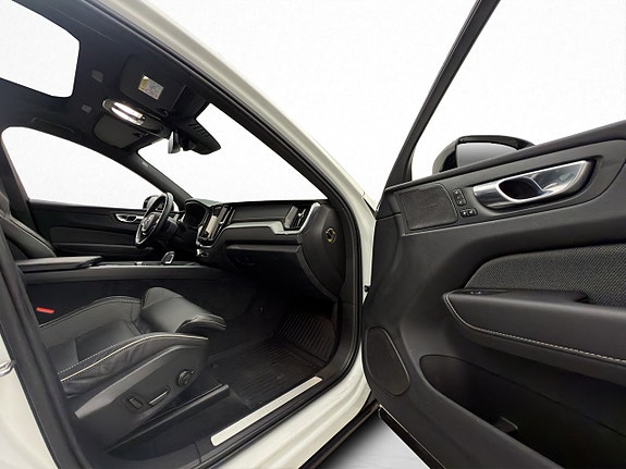 Volvo XC60 22 of 30