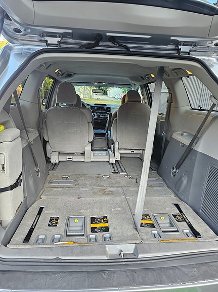 Toyota Sienna 8 of 9