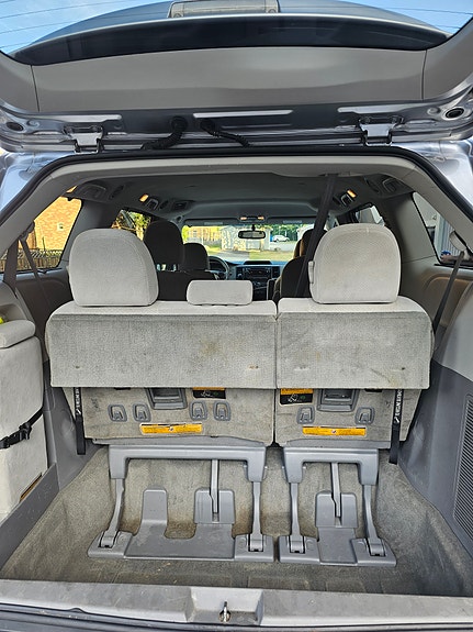 Toyota Sienna 9 of 9