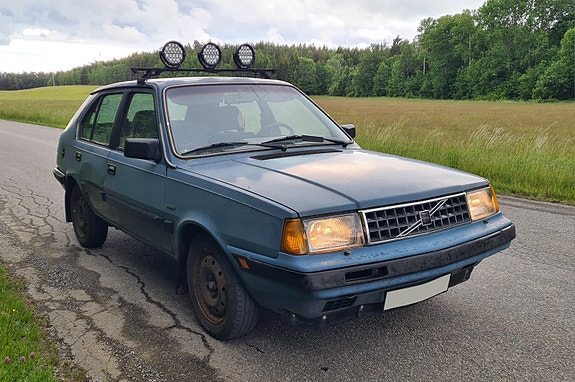Volvo 360 3 of 7