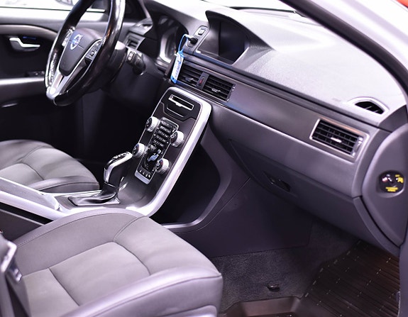 Volvo XC70 17 of 20