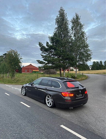 BMW 520d 2 of 6