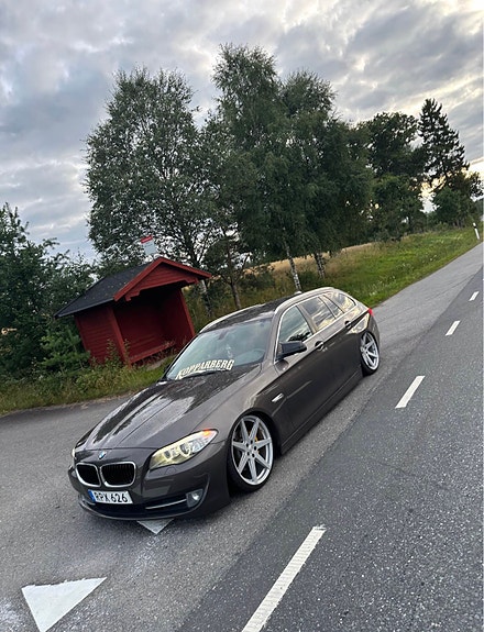 BMW 520d 4 of 6