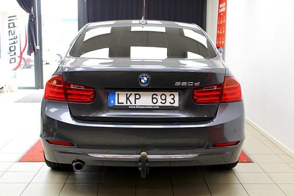 BMW 320d 16 of 22
