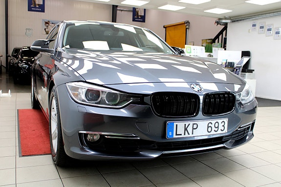 BMW 320d 4 of 22