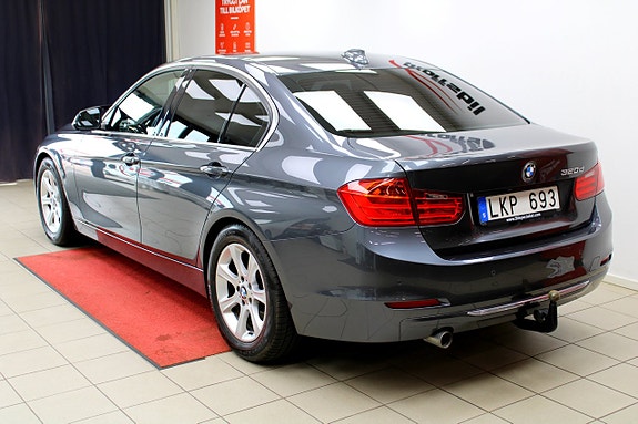 BMW 320d 15 of 22