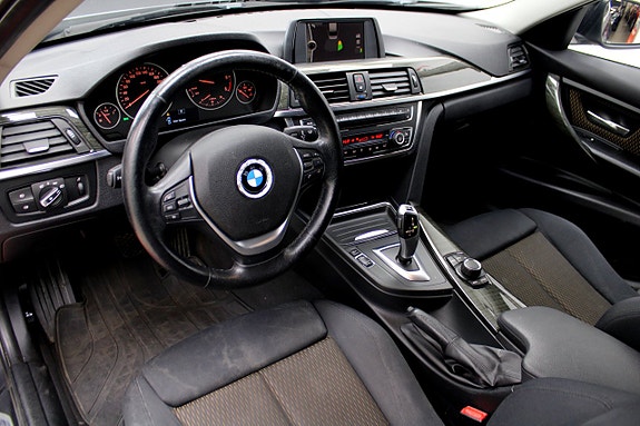 BMW 320d 6 of 22