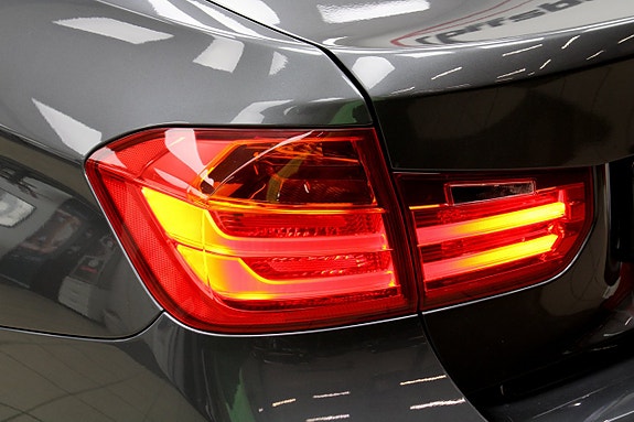 BMW 320d 19 of 22
