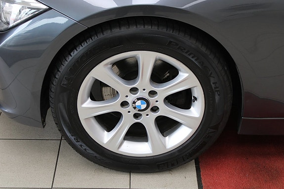 BMW 320d 14 of 22