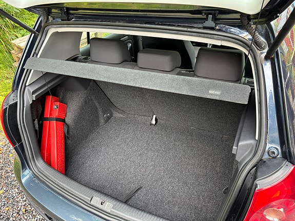 Volkswagen Golf V 9 of 9