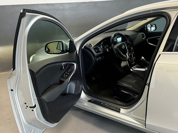 Volvo V40 13 of 24