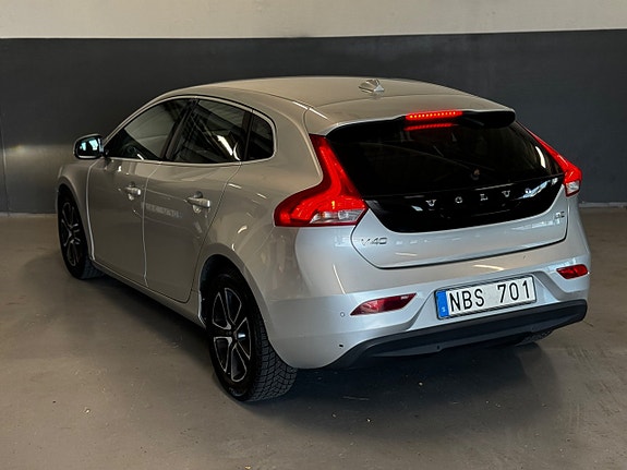 Volvo V40 10 of 24