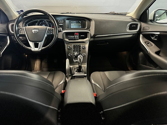 Volvo V40 18 of 24