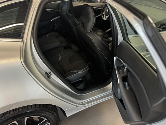 Volvo V40 17 of 24