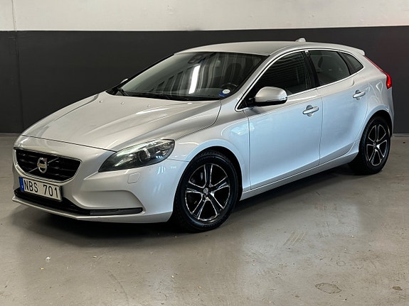 Volvo V40 4 of 24