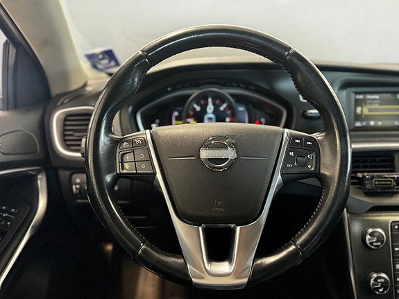 Volvo V40 19 of 24