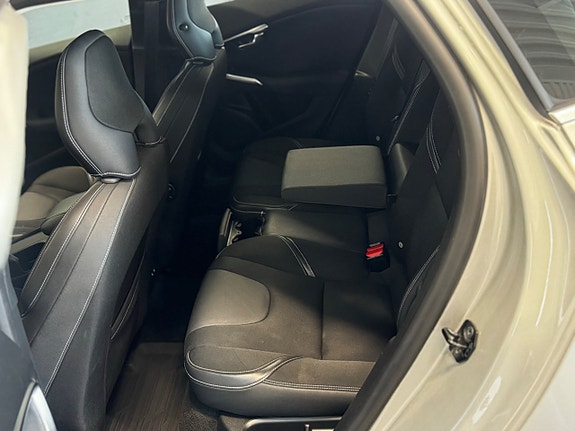 Volvo V40 14 of 24