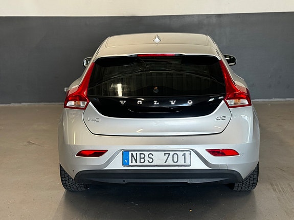 Volvo V40 8 of 24
