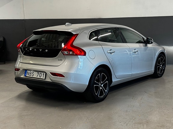 Volvo V40 6 of 24