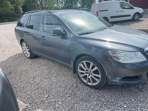 Skoda Octavia 2 of 6