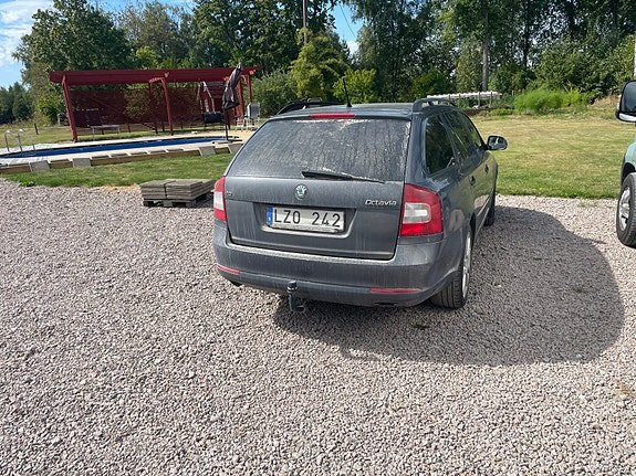 Skoda Octavia 3 of 6