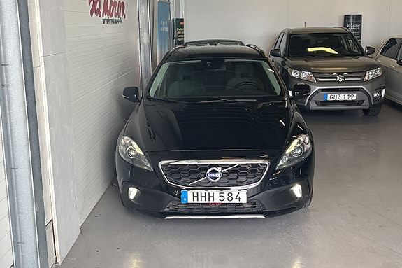 Volvo V40 Cross Country 4 of 18