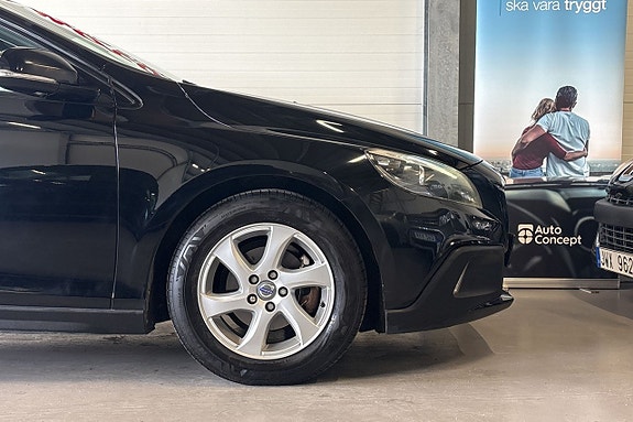 Volvo V40 Cross Country 9 of 18