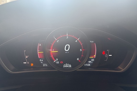 Volvo V40 Cross Country 16 of 18