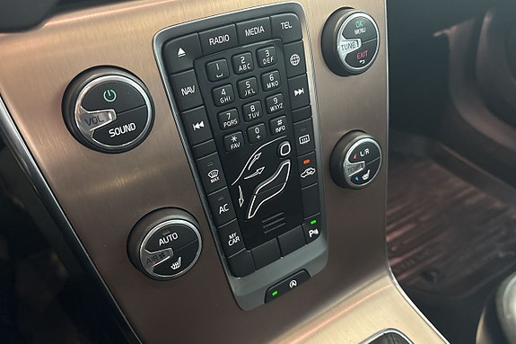 Volvo V40 Cross Country 18 of 18