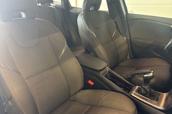 Volvo V40 Cross Country 10 of 18