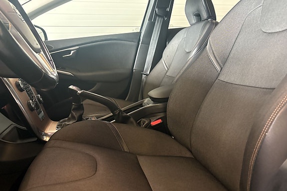Volvo V40 Cross Country 15 of 18