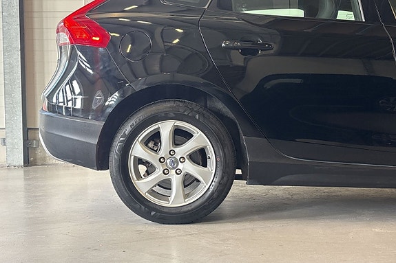 Volvo V40 Cross Country 8 of 18