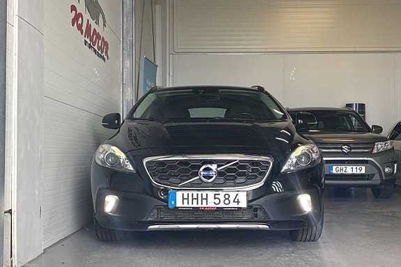 Volvo V40 Cross Country 3 of 18
