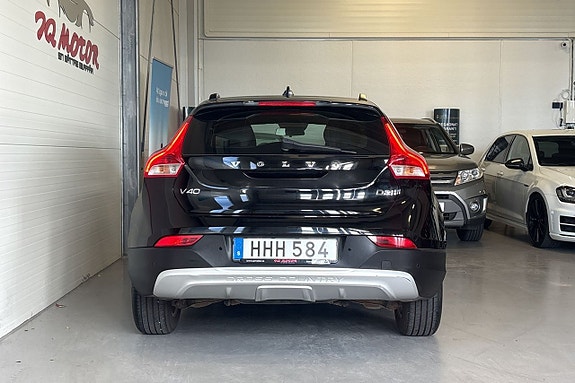 Volvo V40 Cross Country 6 of 18