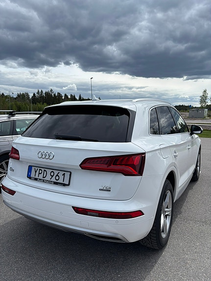 Audi Q5 4 of 6