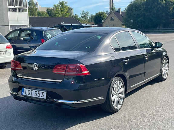 Volkswagen Passat 3 of 8