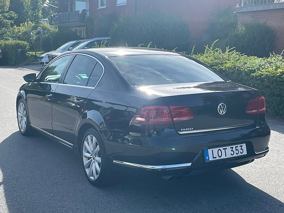 Volkswagen Passat 4 of 8