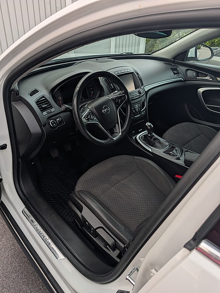 Opel Insignia Country Tourer 8 of 12