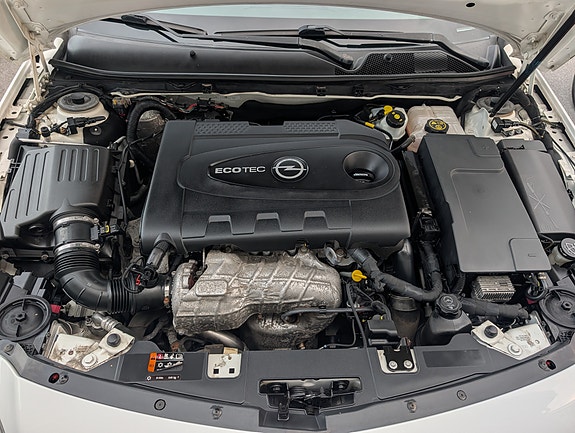 Opel Insignia Country Tourer 12 of 12