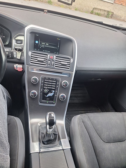 Volvo XC60 7 of 10