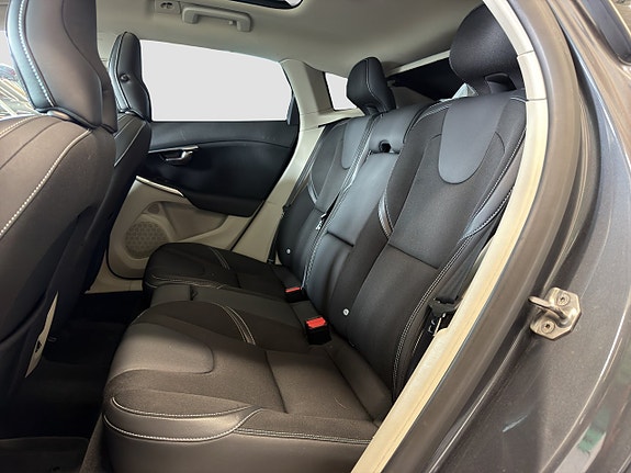 Volvo V40 18 of 20