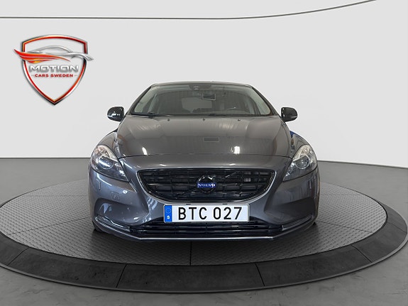 Volvo V40 2 of 20