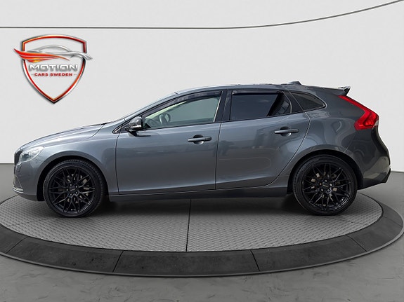 Volvo V40 8 of 20