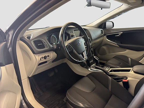 Volvo V40 13 of 20