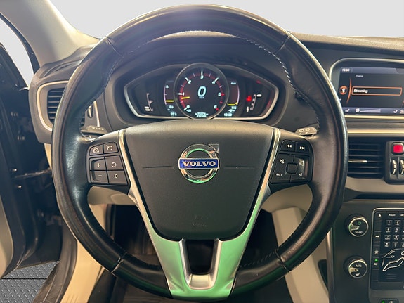 Volvo V40 14 of 20
